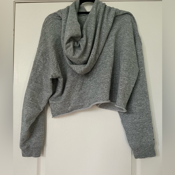 Levi’s Cropped Hoodie with Rhinestone sleeve detail - Picture 3 of 6